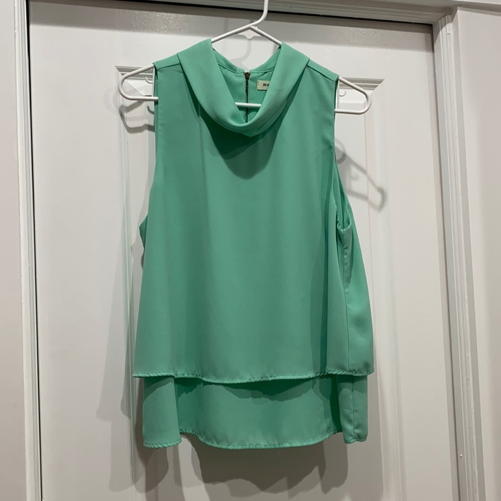Women’s Short Sleeve Cowel Neck Blouse Large